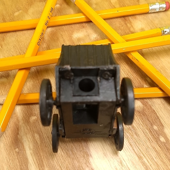 Collectable Metal Die Cast Stagecoach Sharpener - Picture 8 of 11